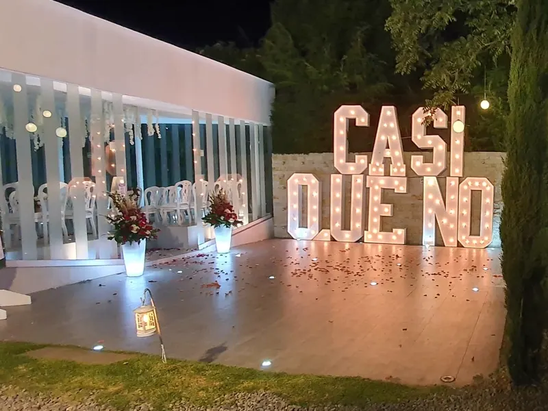 Decoración elegante en Hacienda Chic — bodas y quinceañeras en Bogotá